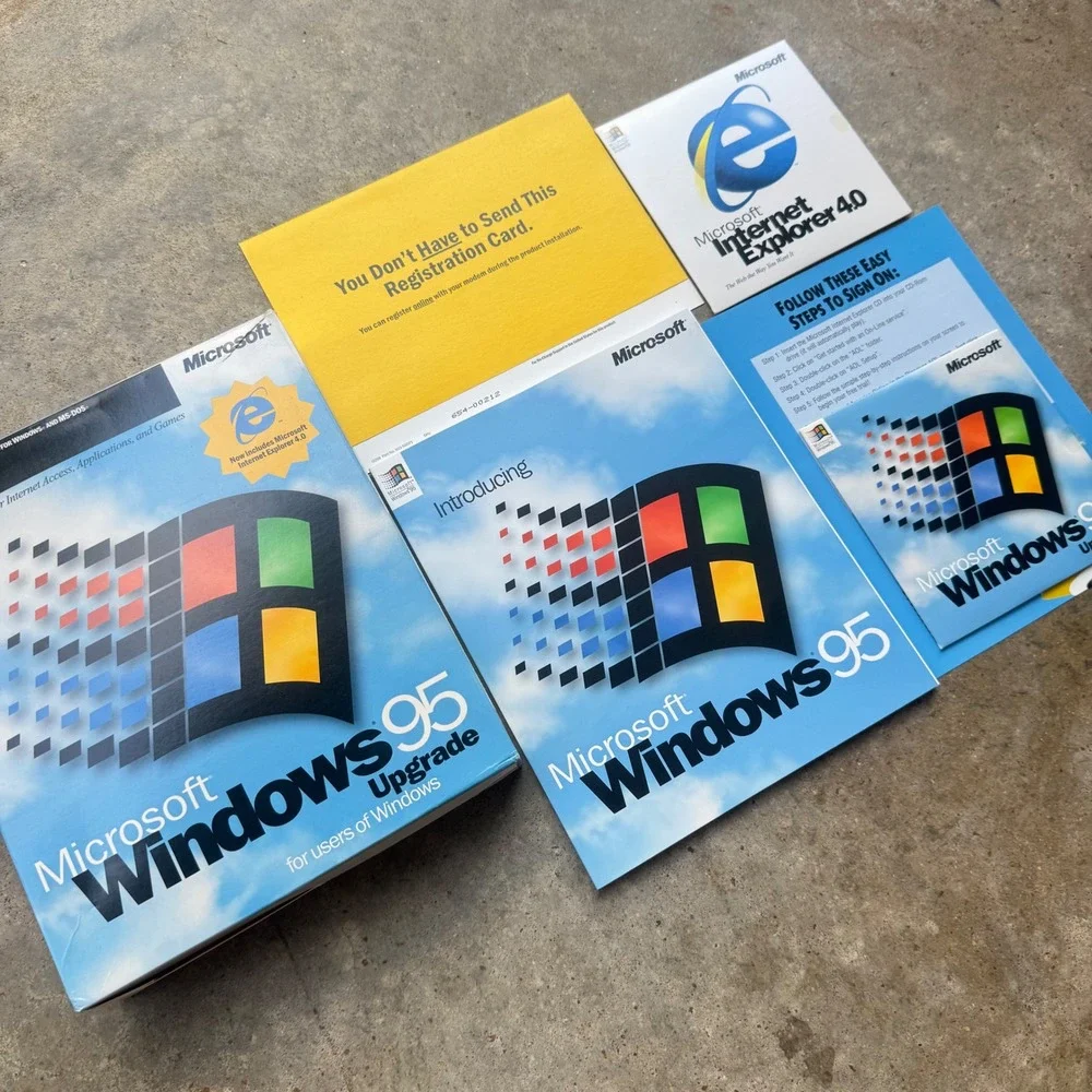 Vintage 90s Microsoft Windows 95 Upgrade Boxed Software Tech Blue OS